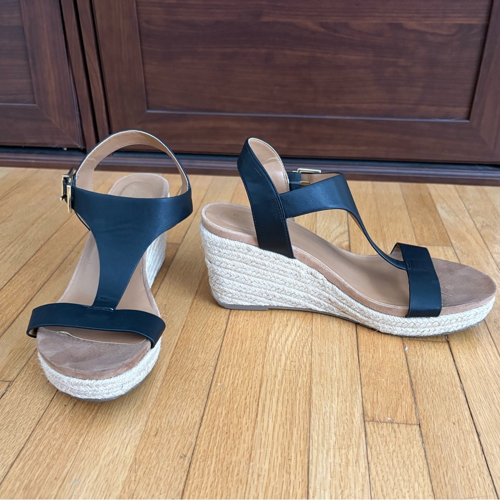 Kenneth Cole Reaction Black Wedge Sandals